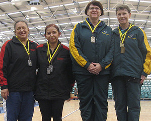 nzvets2011_over50_womens_doubles.jpg (41209 bytes)