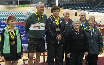 nzvets2011_over60_mixed_doubles.jpg (47790 bytes)