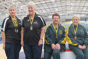 nzvets2011_over65_womens_doubles.jpg (41058 bytes)